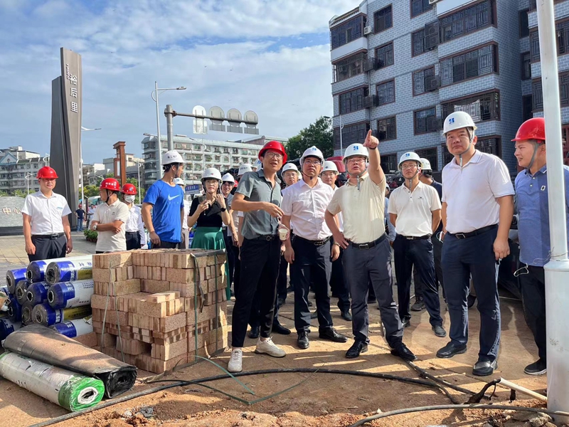 湖南建投地產(chǎn)集團(tuán)黨委副書記、副董事長、總經(jīng)理陽繼承調(diào)研湖南建投·裕后里項(xiàng)目