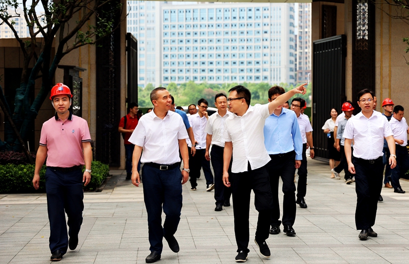 湖南建投地產(chǎn)集團(tuán)黨委書(shū)記、董事長(zhǎng)邱迪安帶隊(duì)調(diào)研郴州三項(xiàng)目