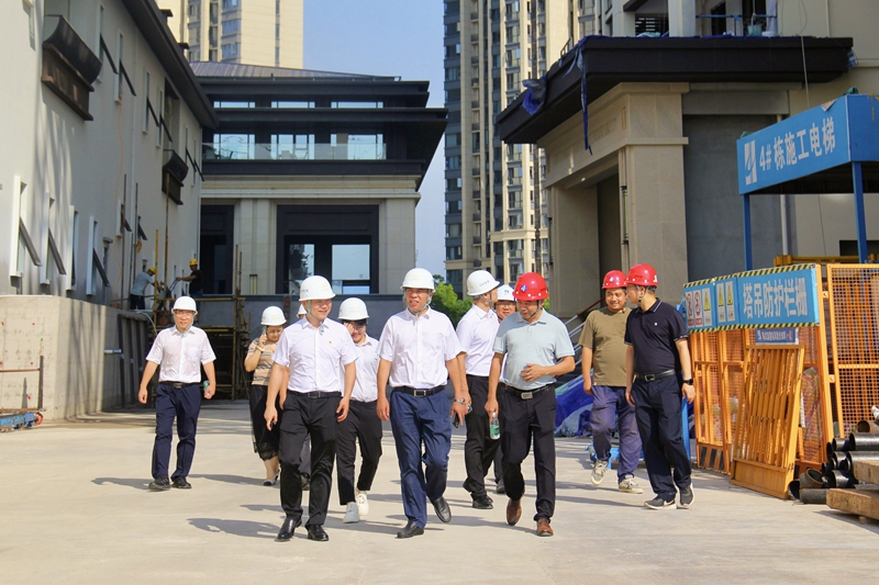 湖南建投地產(chǎn)集團(tuán)黨委書(shū)記、董事長(zhǎng)邱迪安帶隊(duì)調(diào)研湘潭兩項(xiàng)目   
