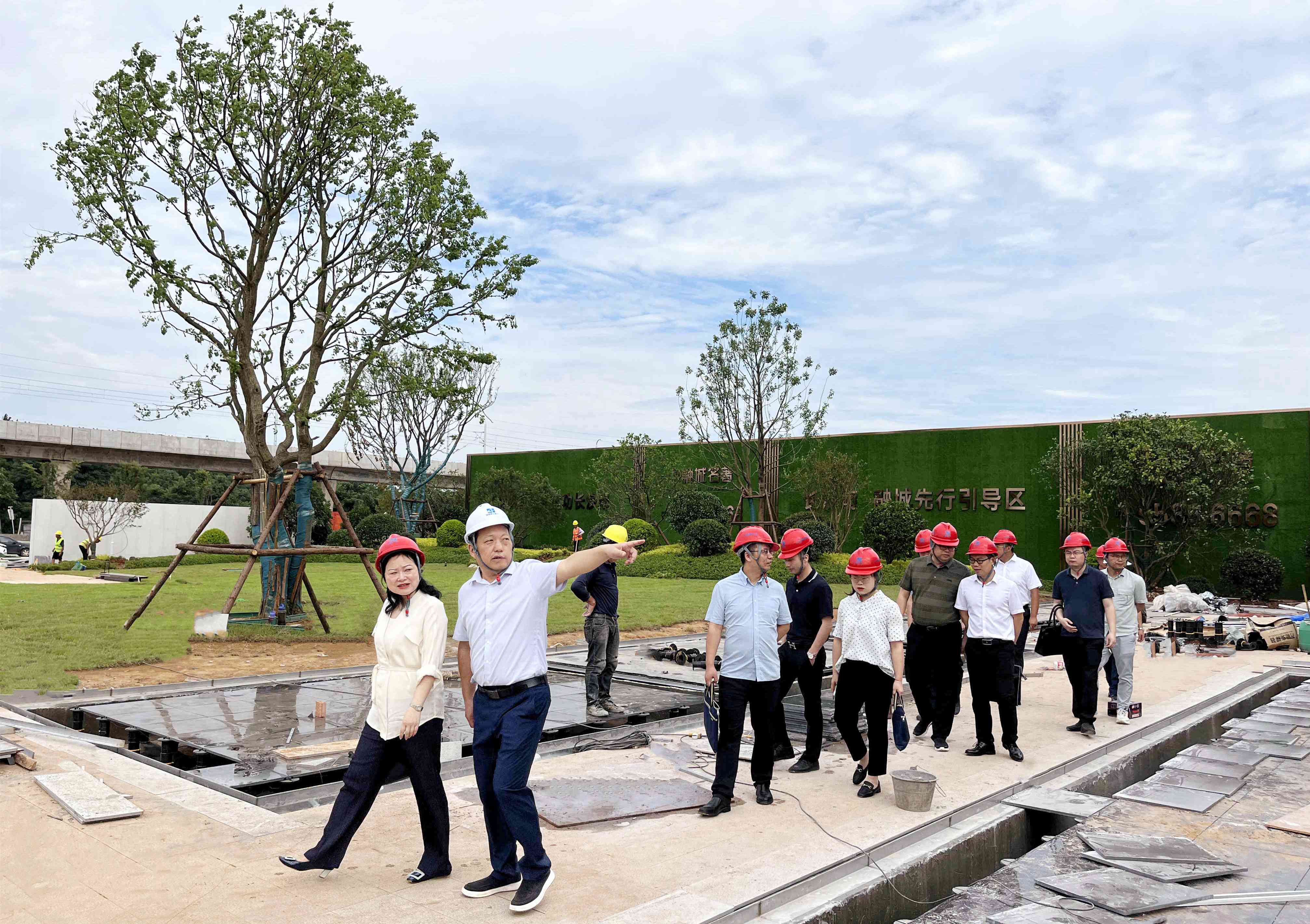 集團投資營銷部到湖南建工·融城名著項目督導(dǎo)檢查工作