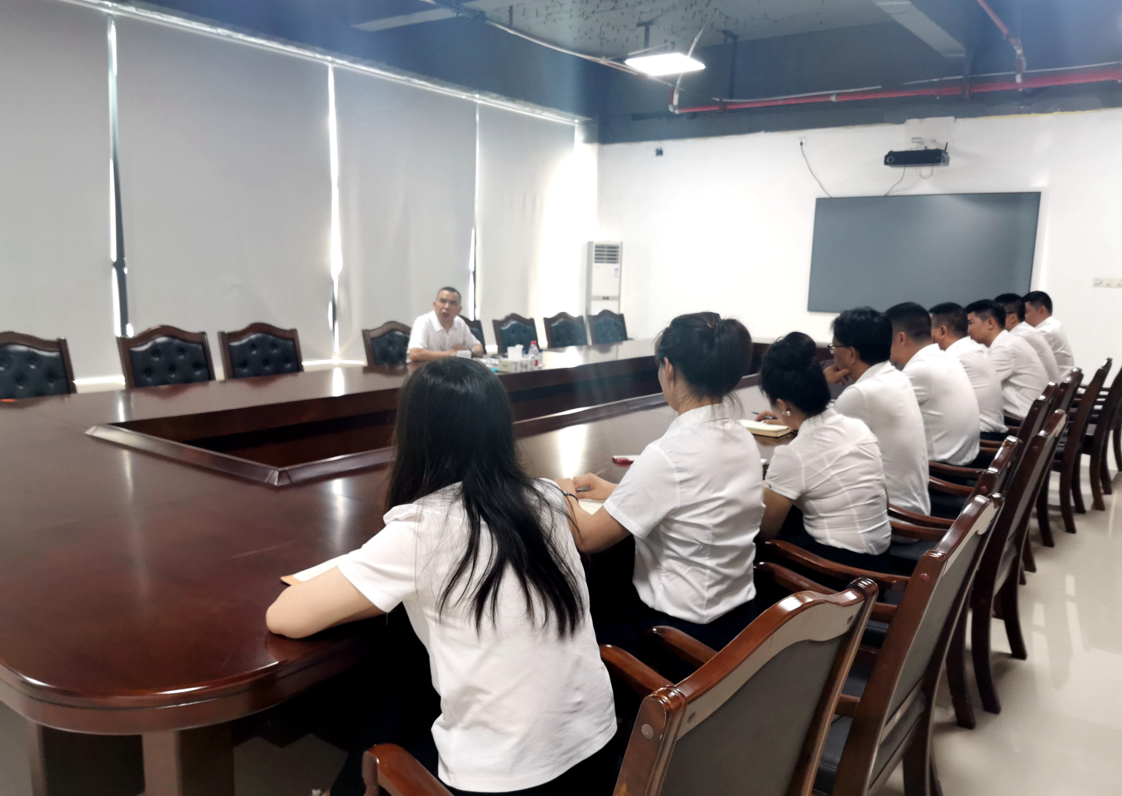 湖南建工地產(chǎn)黨委書記、董事長邱迪安調(diào)研督導(dǎo)海南文昌項目