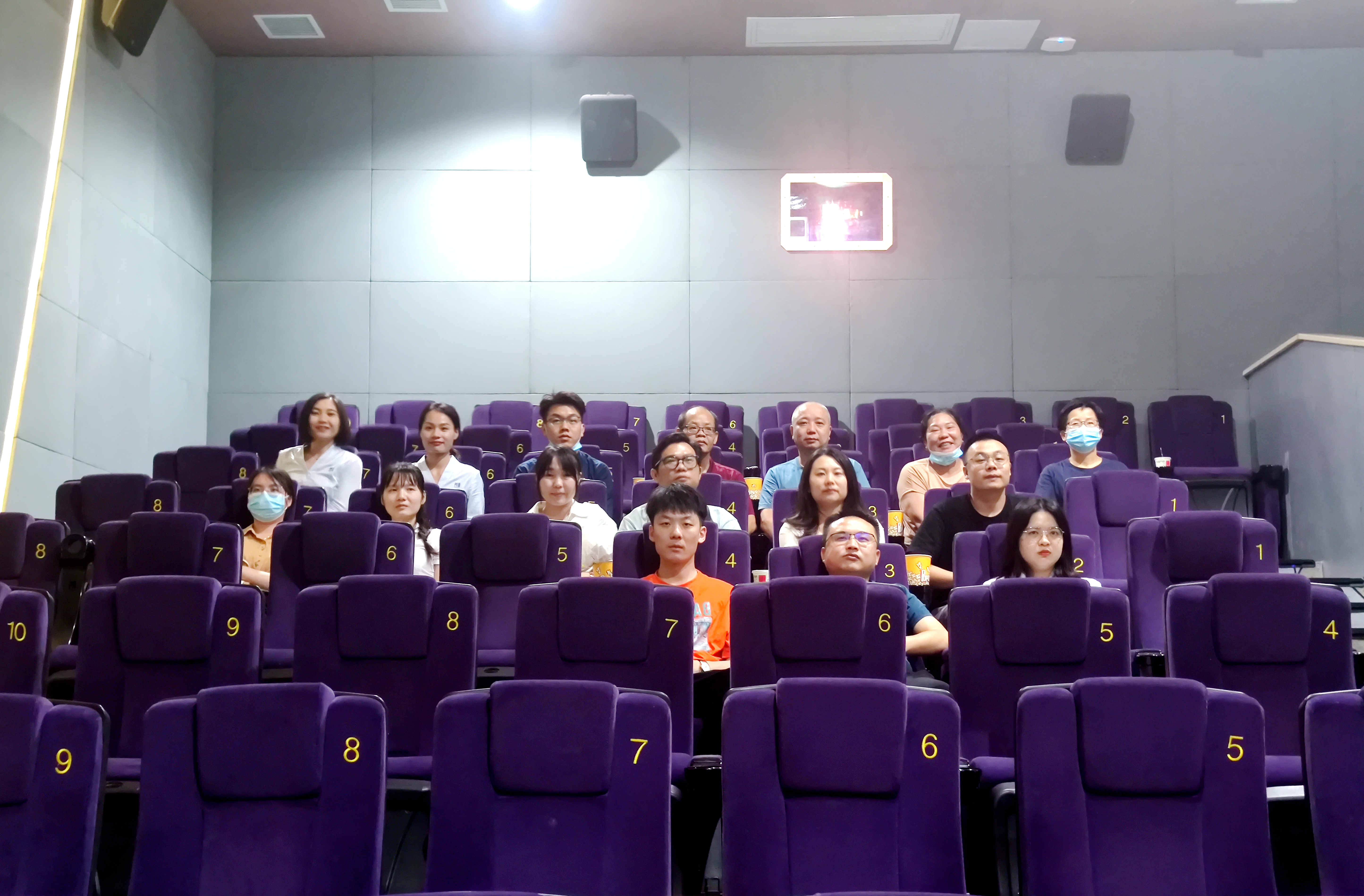 東璽臺(tái)項(xiàng)目黨支部開展紅色觀影活動(dòng)