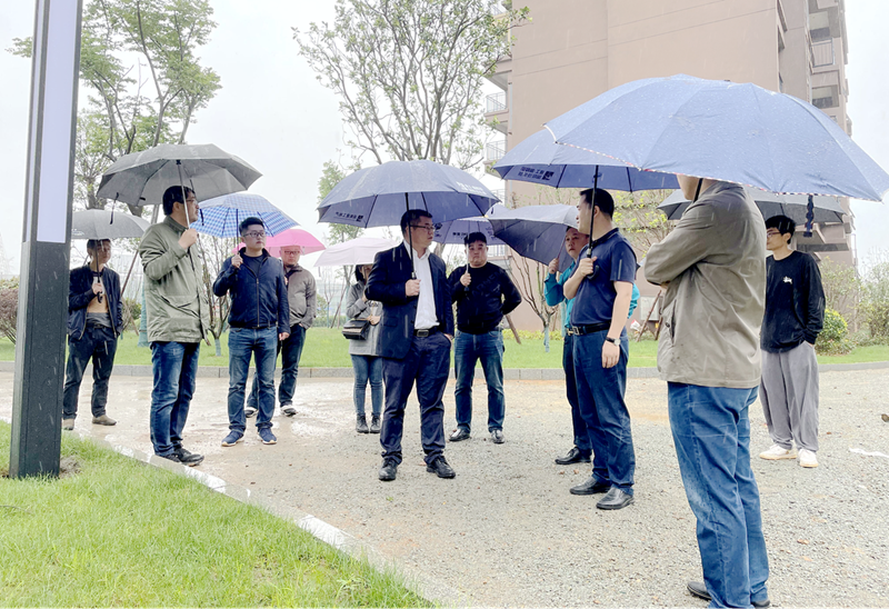 湖南建工地產(chǎn)黨委副書記、總經(jīng)理陽繼承帶隊(duì)赴岳陽項(xiàng)目調(diào)研指導(dǎo)工作